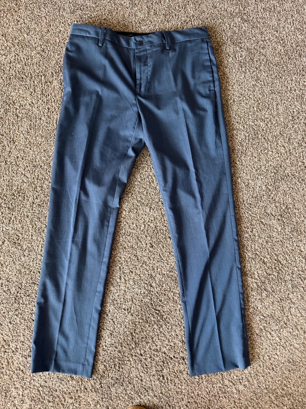 Men’s Van Heusen blue 33x32 slim dress pants